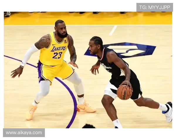 快船与湖人激战再起 詹姆斯与伦纳德争锋对决决胜季后赛前景