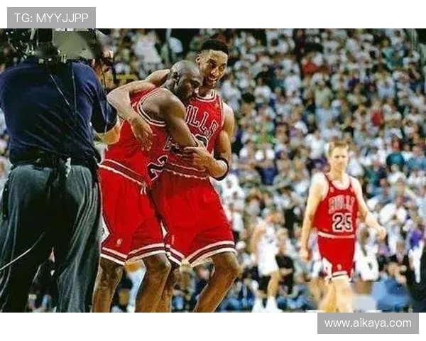 芝加哥公牛迎战劲敌巅峰对决点燃赛场激情鏖战即将上演